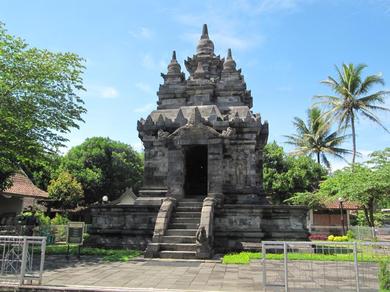 Tata Homestay Family Magelang Buitenkant foto