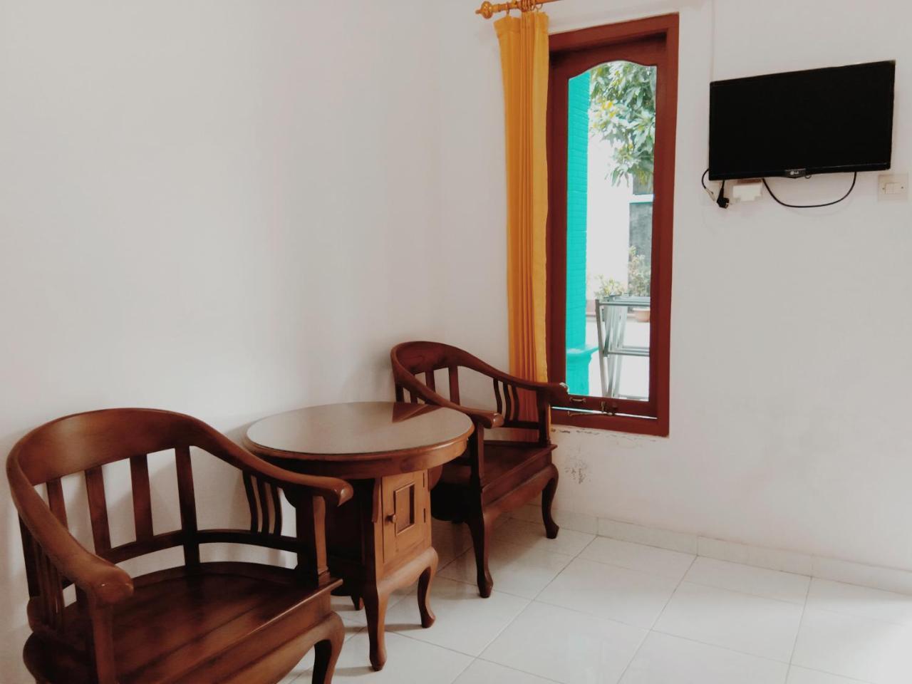 Tata Homestay Family Magelang Buitenkant foto